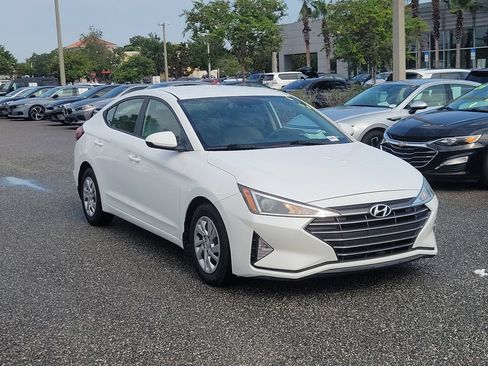 Used 2020 Hyundai Elantra SE FWD image 6