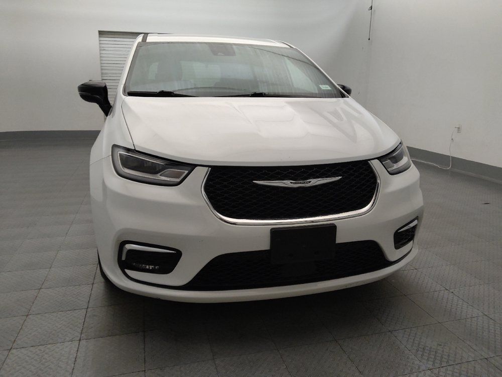 Used 2024 Chrysler Pacifica Touring FWD image 14