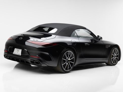 Used 2022 Mercedes-Benz SL 63 AMG 4MATIC w/ AMG Aerodynamic Package image 27