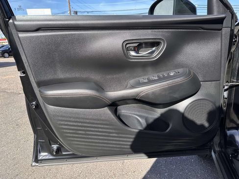 Used 2024 Honda HR-V Sport image 8