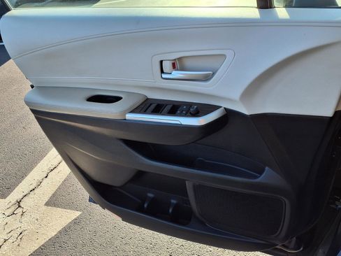 Used 2024 Toyota Sienna XLE image 21
