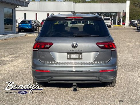 Used 2024 Volkswagen Tiguan SE image 16