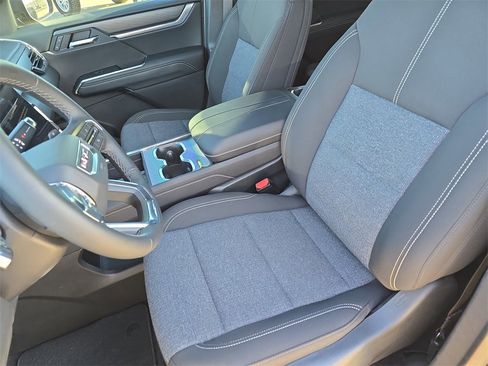 New 2025 GMC Acadia Elevation image 16