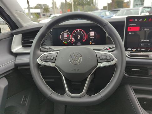 New 2026 Volkswagen Tiguan SE image 26