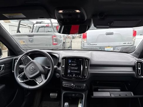 Used 2021 Volvo XC40 T5 R-Design w/ Protection Package Premier AWD/4WD image 15