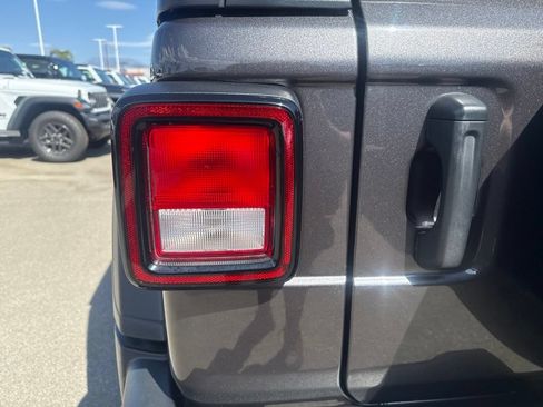 Used 2025 Jeep Wrangler Unlimited Sport AWD/4WD image 7
