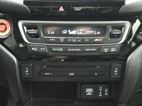 Used 2017 Honda Pilot Touring image 37