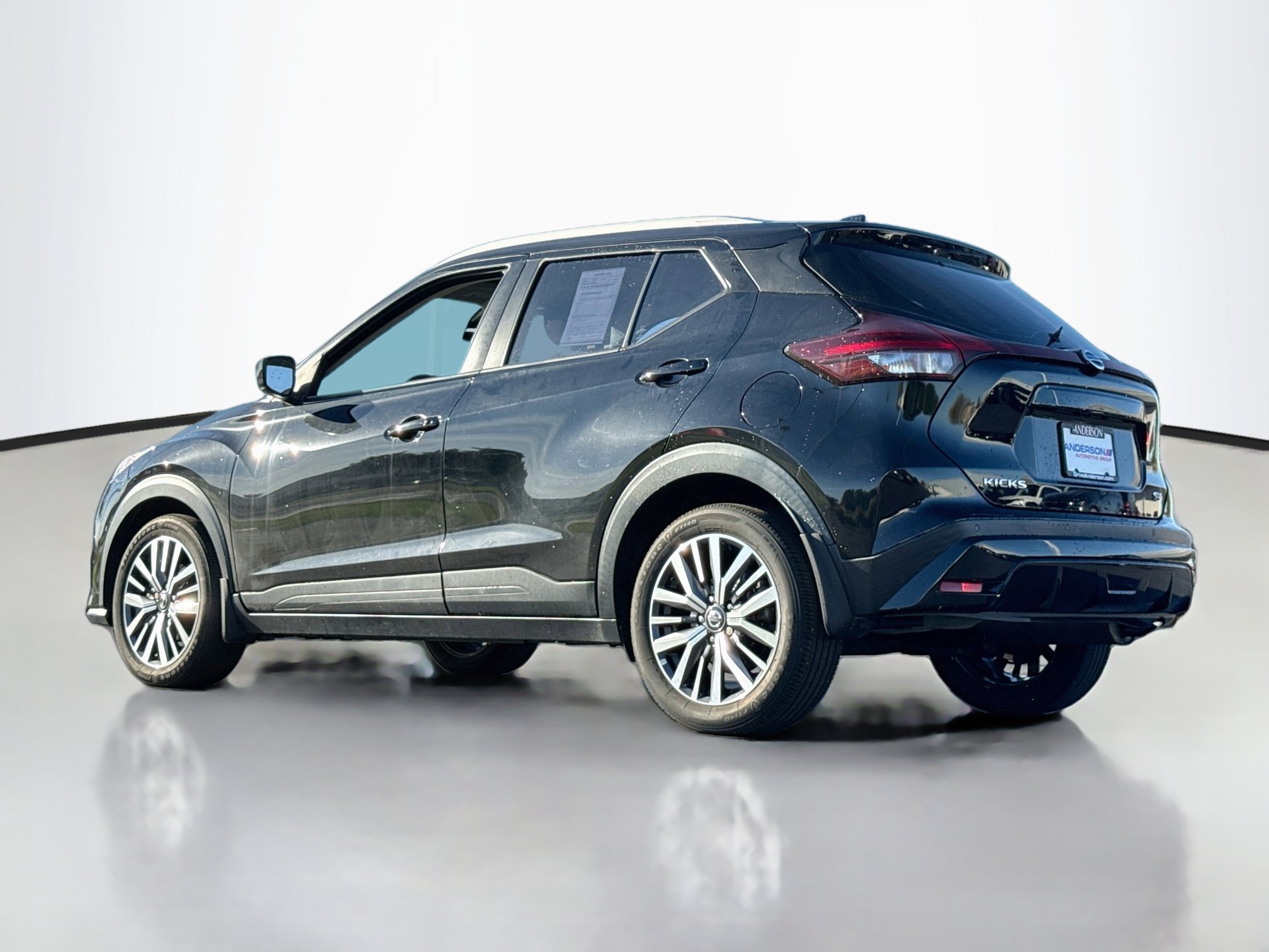 Used 2021 Nissan Kicks SV FWD image 5