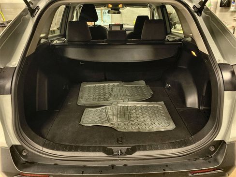 Used 2021 Toyota RAV4 XLE image 12