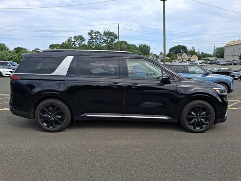 Certified 2023 Kia Carnival SX FWD image 8