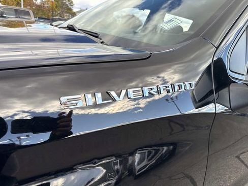 Used 2022 Chevrolet Silverado 1500 Custom image 17