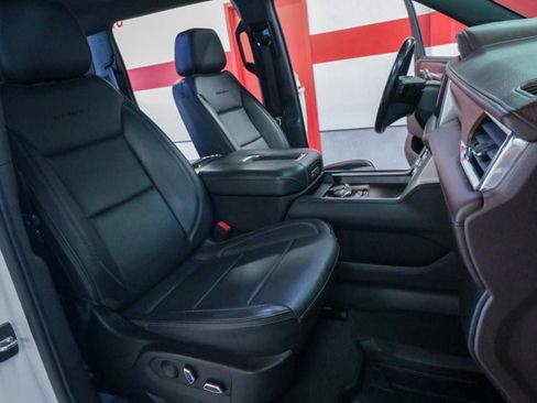 Used 2022 GMC Yukon XL Denali RWD image 26