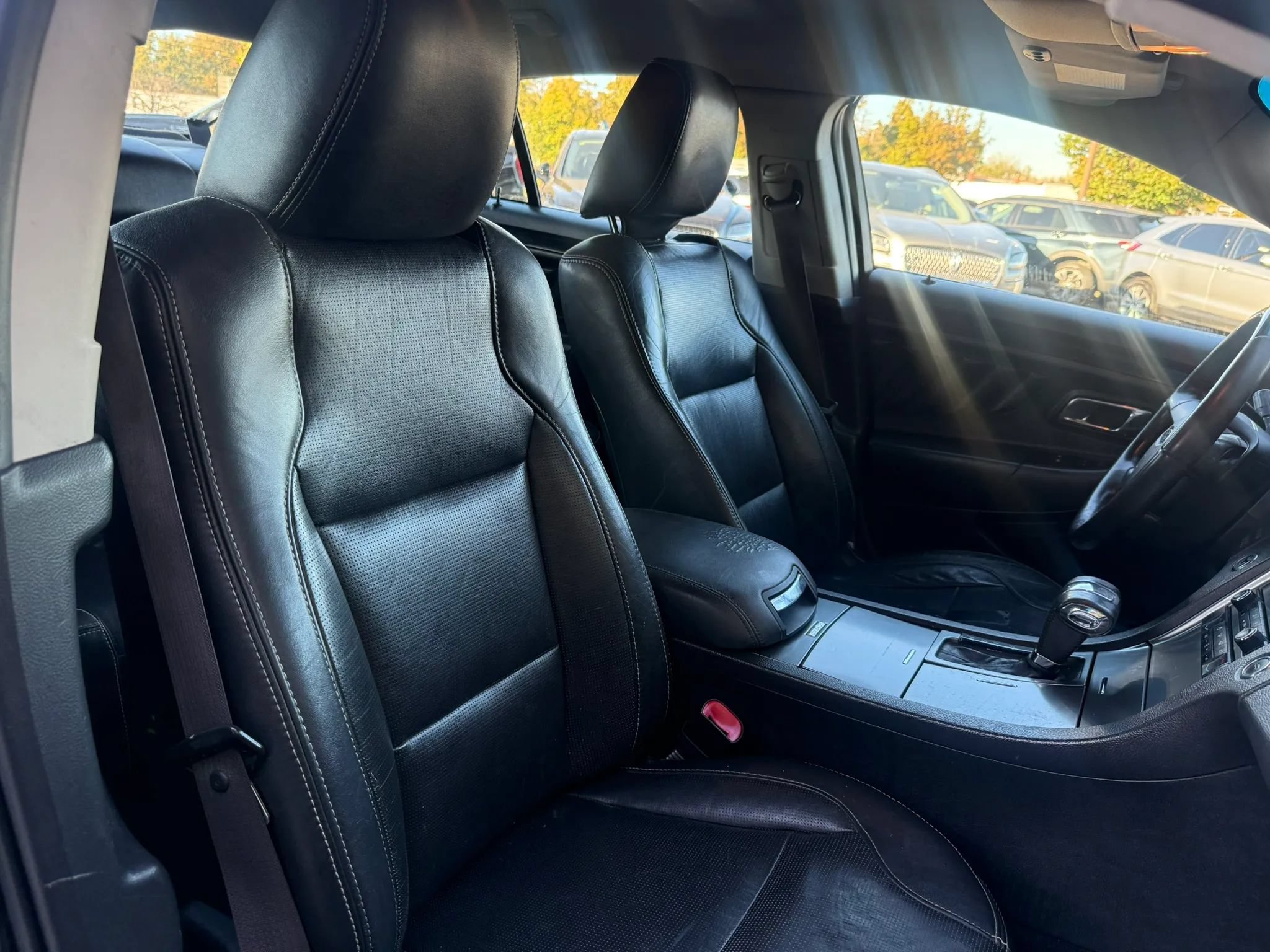 Used 2010 Ford Taurus Limited FWD image 29