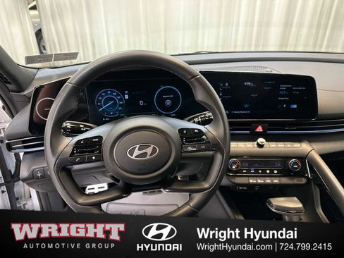 Used 2025 Hyundai Elantra SEL w/ Cargo Package image 19