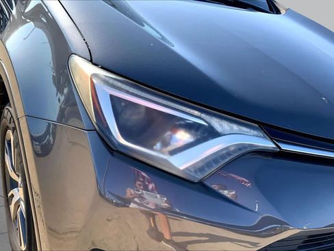 Used 2018 Toyota RAV4 XLE w/ Plus Extra Value Package AWD/4WD image 26