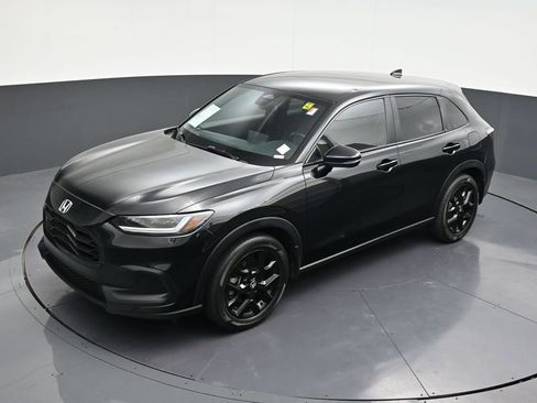 Used 2025 Honda HR-V Sport image 14