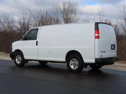 Used 2023 GMC Savana 2500 w/ Driver Convenience Package image 32