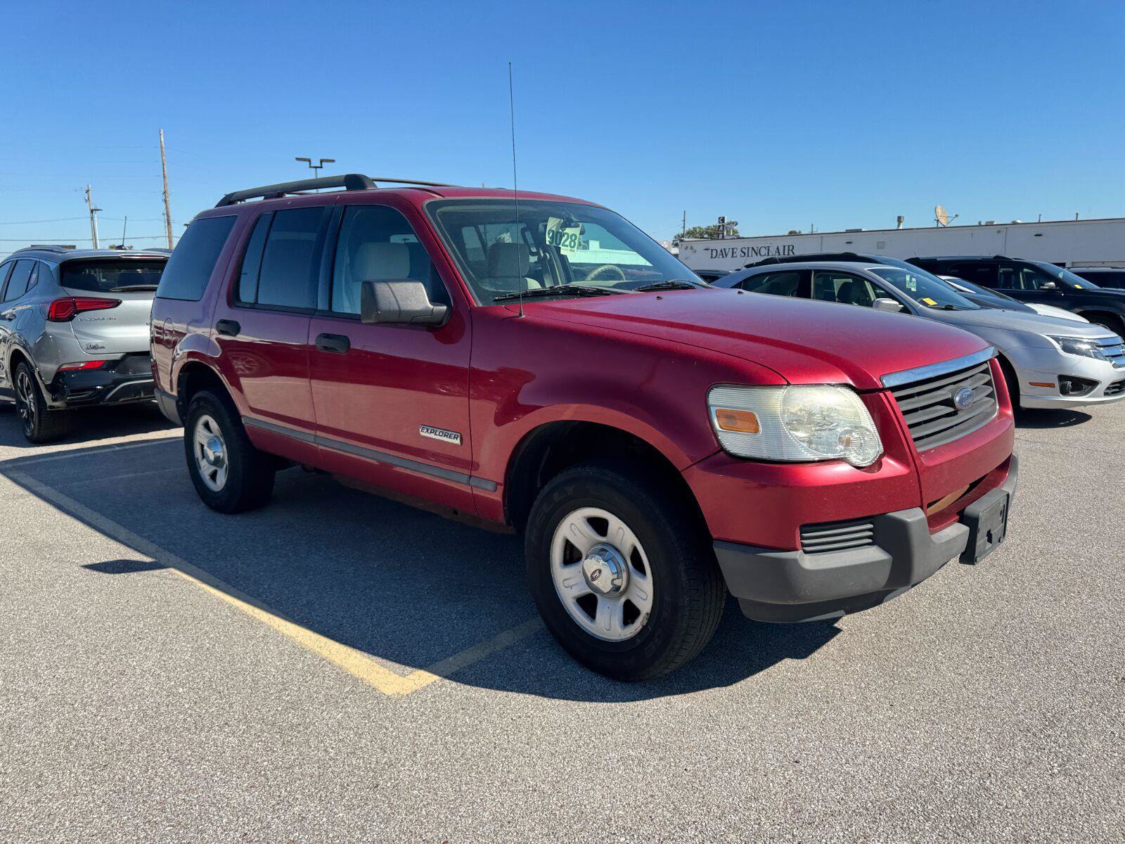 Used 2006 Ford Explorer XLS RWD image 9