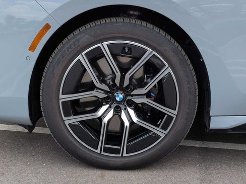 New 2025 BMW 740i xDrive AWD/4WD image 14