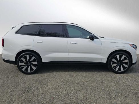 New 2026 Volvo EX90 Ultra image 2