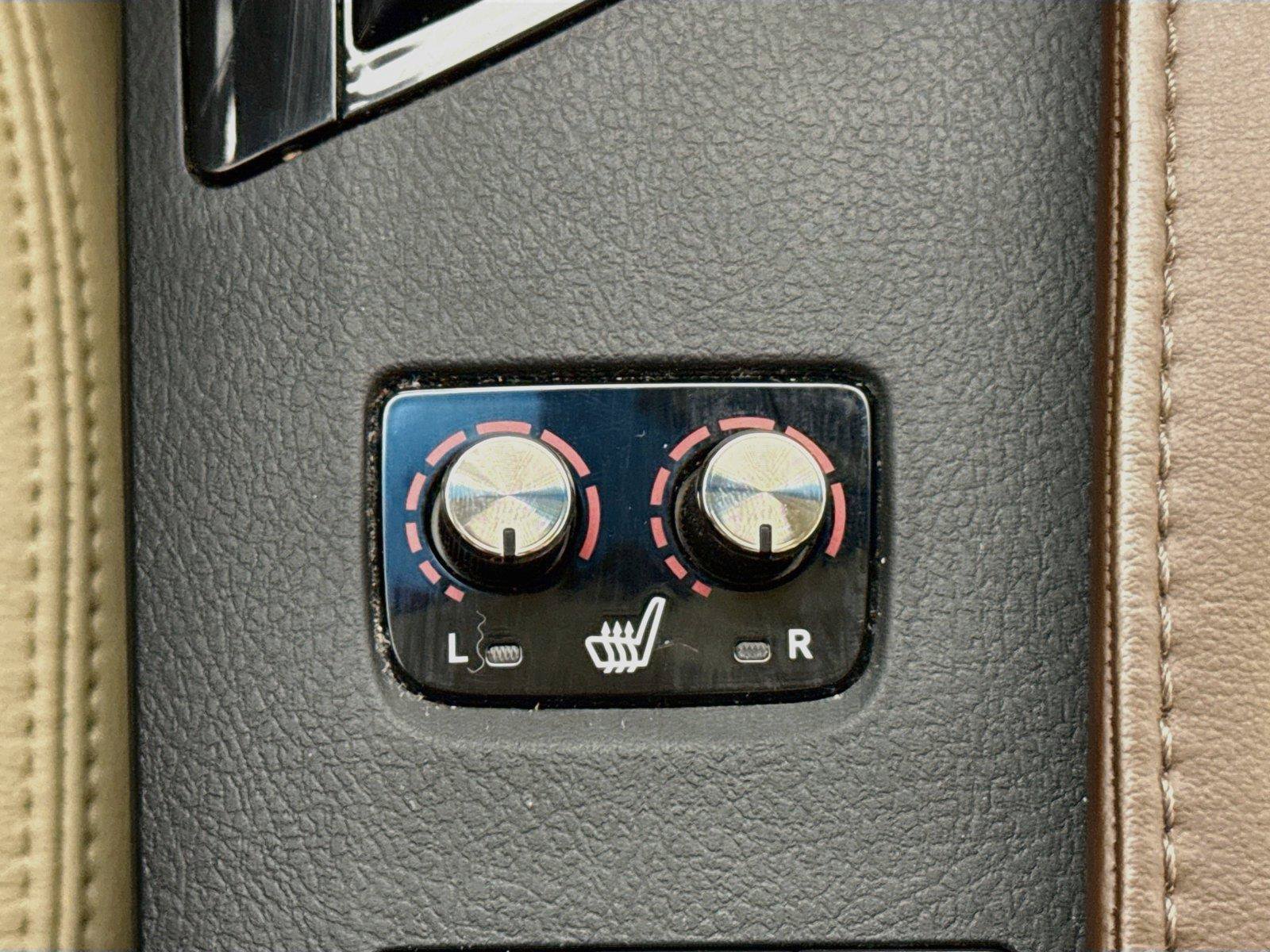 Used 2016 Toyota Avalon XLE Premium FWD image 7
