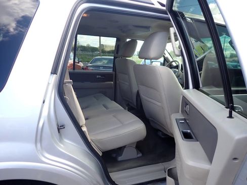Used 2010 Ford Expedition XLT AWD/4WD image 10