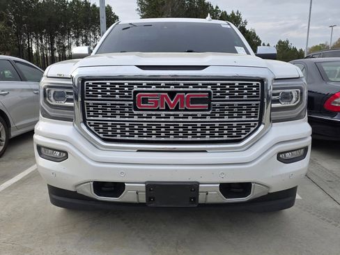 Used 2017 GMC Sierra 1500 Denali image 2