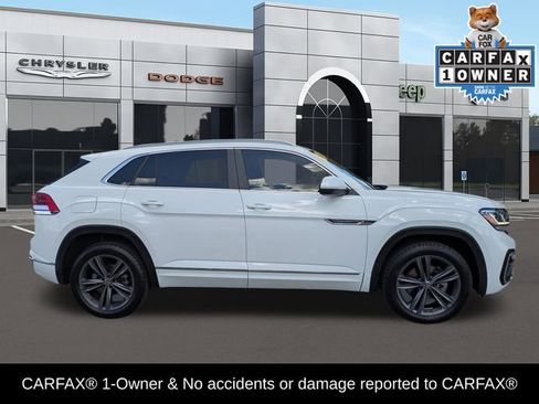 Used 2022 Volkswagen Atlas Cross Sport SEL R-Line AWD/4WD image 2
