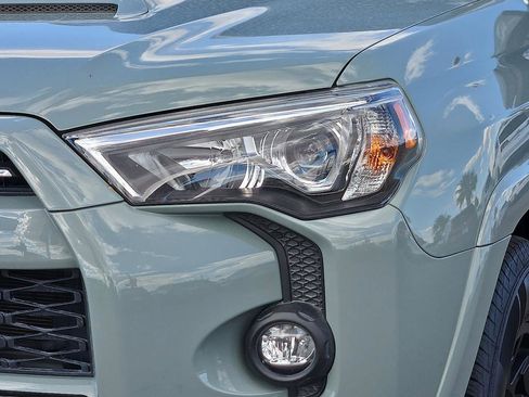 Used 2022 Toyota 4Runner TRD Off-Road Premium w/ Moonroof Package AWD/4WD image 7
