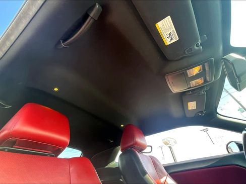 Used 2013 Dodge Challenger R/T image 12