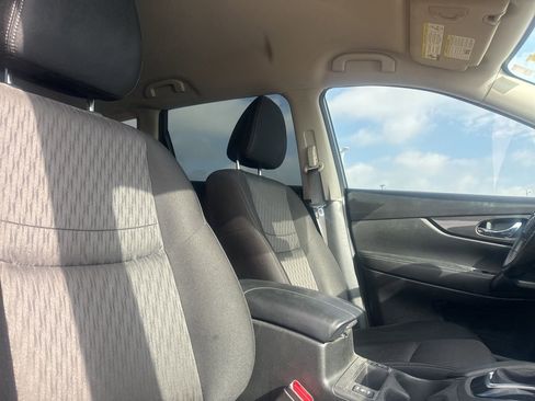 Used 2020 Nissan Rogue S w/ Special Edition Package image 29