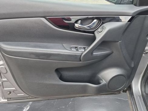 Used 2017 Nissan Rogue Sport SV AWD/4WD image 14