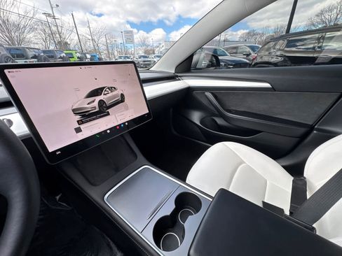 Used 2023 Tesla Model 3 Standard Range image 23