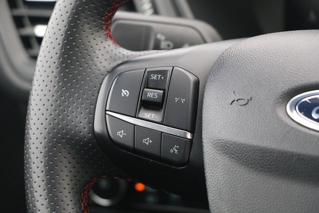 Used 2025 Ford Escape ST-Line Select AWD/4WD image 20