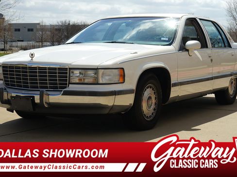Used 1993 Cadillac Fleetwood Sedan image 1