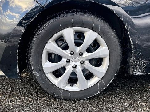 Used 2023 Toyota Corolla LE image 7