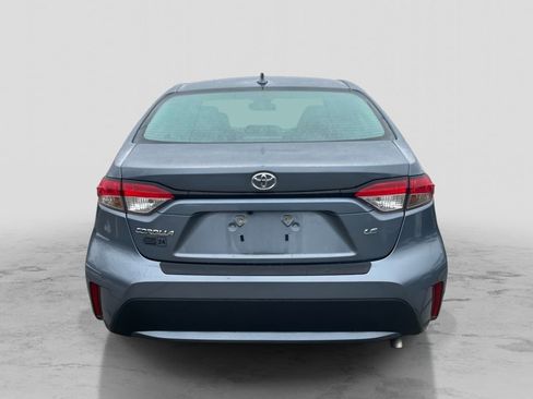 Used 2022 Toyota Corolla LE image 6