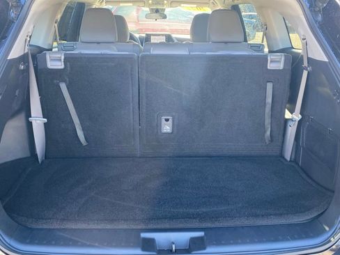 Used 2022 Toyota Highlander LE image 12