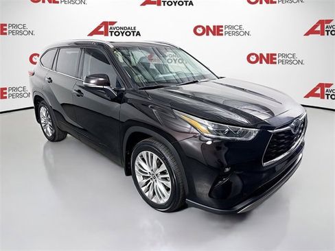 Used 2021 Toyota Highlander Platinum image 1