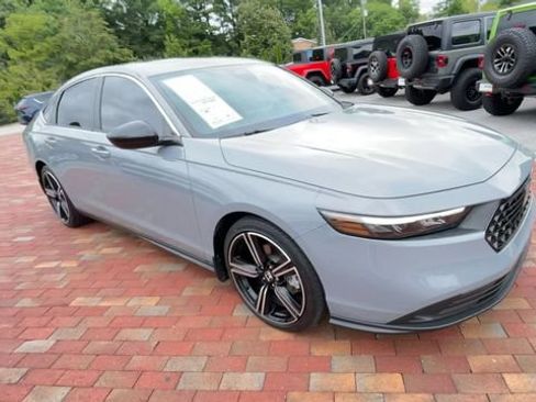 Used 2024 Honda Accord Sport image 3