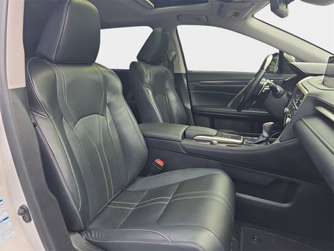 Used 2022 Lexus RX 450hL Luxury image 10