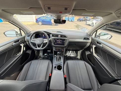 Used 2023 Volkswagen Tiguan SE FWD image 22