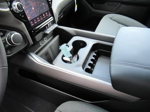 New 2026 RAM 1500 Big Horn AWD/4WD image 19