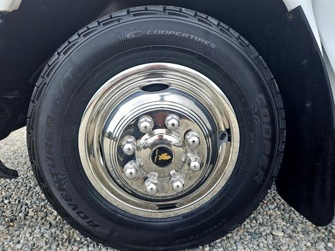 Used 2015 Chevrolet Express 3500 w/ Shuttle Bus Package image 48