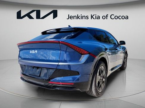 New 2026 Kia EV6 Wind RWD image 4