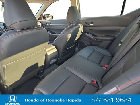 Used 2025 Nissan Altima 2.5 SR FWD image 18