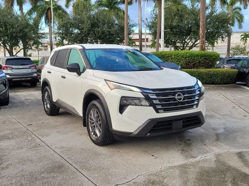Used 2025 Nissan Rogue S FWD image 1