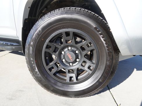 Certified 2021 Toyota 4Runner Venture image 10