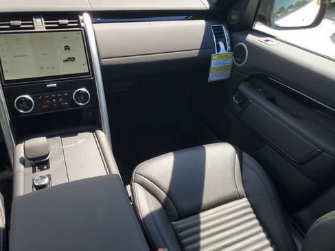 New 2026 Land Rover Discovery S AWD/4WD image 16