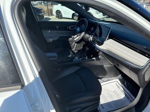 Used 2024 Jeep Compass Limited image 22